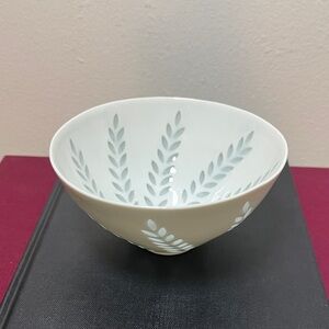 Arabia of Finland White Oksa Rice Grain Porcelain Bowl Friedl Holzer-Kjelberg